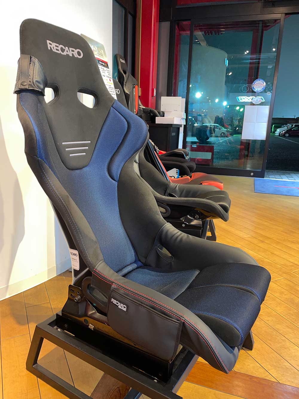 販売超安い RECARO サイドプロテクター (フェイクレザーブラック